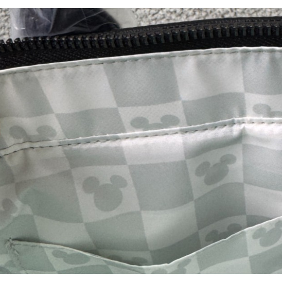 Disney Loungefly Womens 12X11X4 Black Mickey Ears Tote Purse NWT - Picture 10 of 16